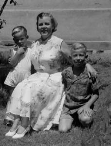 Mum-Basil-Sam-Soohag-1954